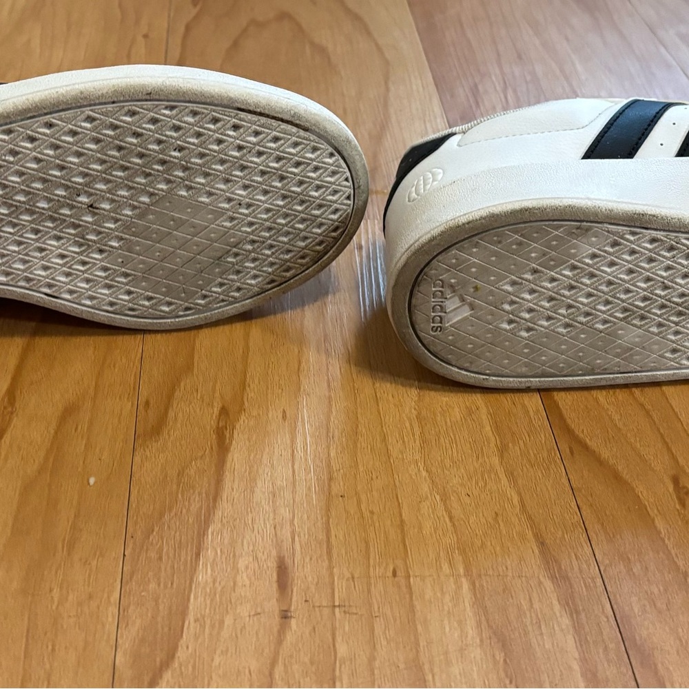 Adidas Classic White with Black Stripes Shoes - Picture 4 of 4